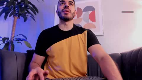 Snapshot of axelthompsom chatting on December 2, 2025, 11:15 am Axel Thompsom online show from December 2, 2025, 11:15 am