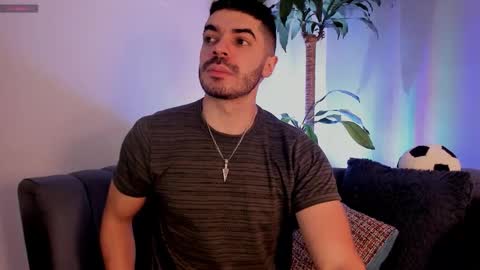 Snapshot of axelthompsom chatting on December 16, 2025, 11:59 am Axel Thompsom online show from December 16, 2025, 11:59 am