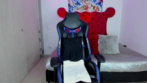 Snapshot of axelwinters_ chatting on May 11, 2026, 11:05 am Axel online show from May 11, 2026, 11:05 am