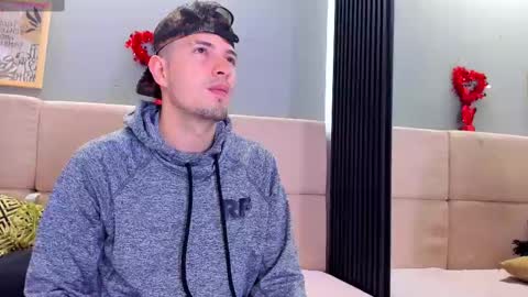 Axel and mia  online show from February 9, 2025, 11:36 am