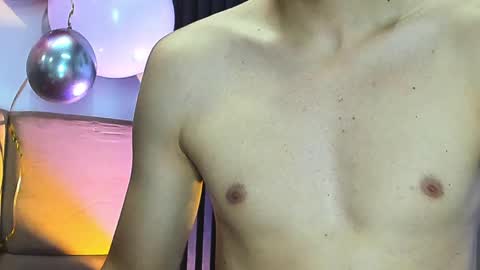 Axel and mia  online show from February 14, 2025, 12:03 pm