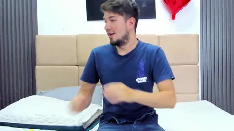 Axel and mia  online show from March 6, 2025, 3:02 am