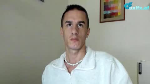 Axl online show from November 2, 2025, 9:39 pm