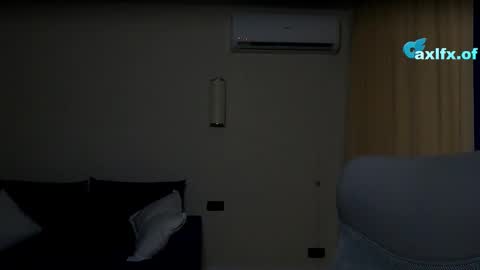 Axl online show from March 16, 2026, 3:27 pm