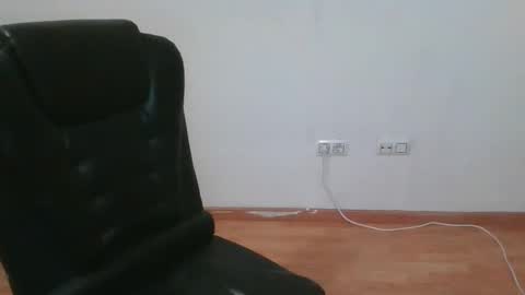 Snapshot of axuepetitt chatting on February 19, 2026, 7:43 pm axue online show from February 19, 2026, 7:43 pm