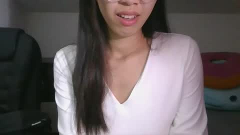axue online show from May 13, 2026, 8:27 pm
