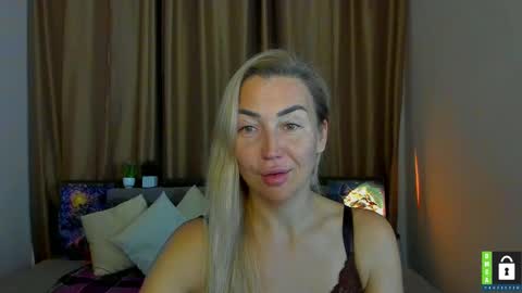 Jully online show from November 6, 2025, 6:53 pm