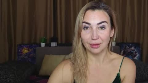 Jully online show from January 17, 2026, 6:33 pm