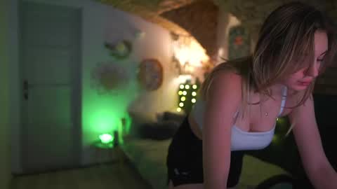 Snapshot of aya_hitakayama_ chatting on January 24, 2025, 10:19 pm aya hitakayama online show from January 24, 2025, 10:19 pm