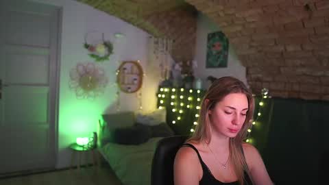 Snapshot of aya_hitakayama_ chatting on February 3, 2025, 7:31 pm aya hitakayama online show from February 3, 2025, 7:31 pm