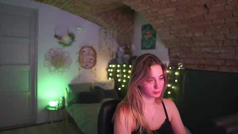 Snapshot of aya_hitakayama_ chatting on February 10, 2025, 7:38 pm aya hitakayama online show from February 10, 2025, 7:38 pm