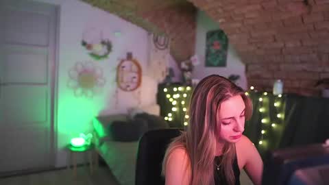 Snapshot of aya_hitakayama_ chatting on February 18, 2025, 10:36 pm aya hitakayama online show from February 18, 2025, 10:36 pm