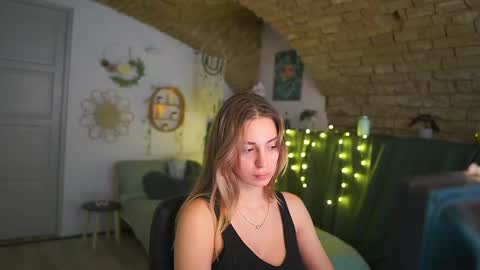 Snapshot of aya_hitakayama_ chatting on March 3, 2025, 10:42 pm aya hitakayama online show from March 3, 2025, 10:42 pm