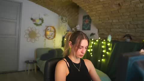 Snapshot of aya_hitakayama_ chatting on March 4, 2025, 7:32 pm aya hitakayama online show from March 4, 2025, 7:32 pm