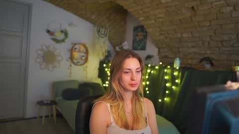 Snapshot of aya_hitakayama_ chatting on March 9, 2025, 7:26 pm aya hitakayama online show from March 9, 2025, 7:26 pm