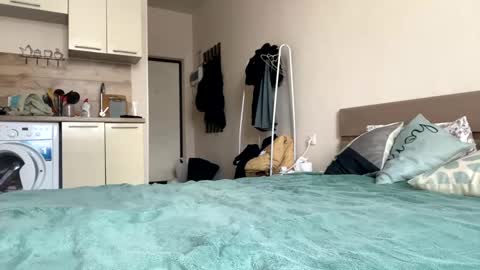 Snapshot of ayaderen chatting on February 5, 2025, 8:32 am  im Aya welcome to my room  online show from February 5, 2025, 8:32 am