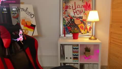 ayaks online show from September 30, 2025, 8:19 am