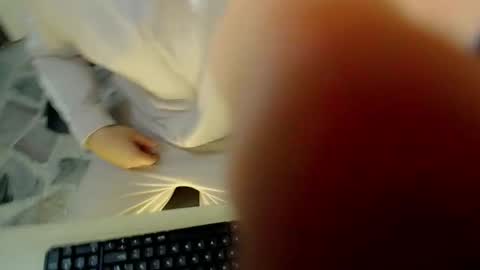 AYALA online show from October 19, 2025, 9:37 pm