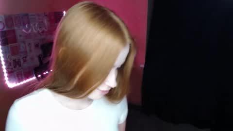 Snapshot of ayanagrrace chatting on December 16, 2025, 6:57 pm Aya online show from December 16, 2025, 6:57 pm