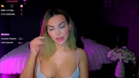  Ayla Demir  online show from March 13, 2026, 9:43 pm