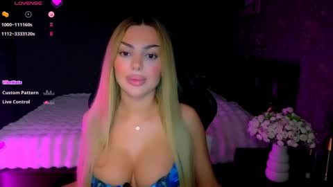  Ayla Demir  online show from April 5, 2026, 8:50 pm