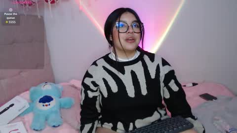 Ayleen online show from October 25, 2025, 5:04 am