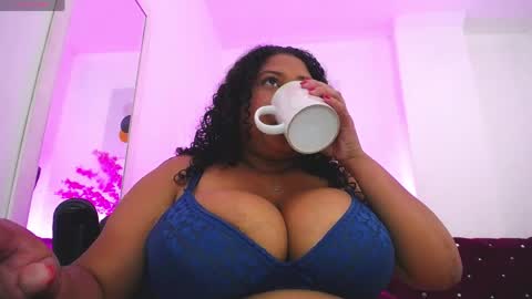Ayliinn  online show from May 19, 2026, 1:56 am
