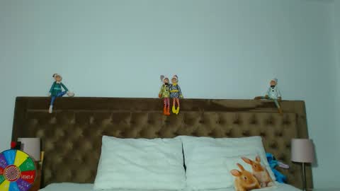 Aylin online show from December 15, 2025, 4:28 am