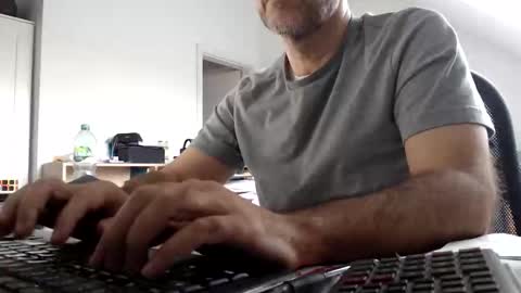 aylinniyerim online show from January 23, 2025, 2:50 pm