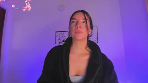 Aylin  online show from November 19, 2025, 11:32 am