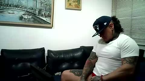 Ayrton naffah2 online show from January 19, 2026, 4:27 am