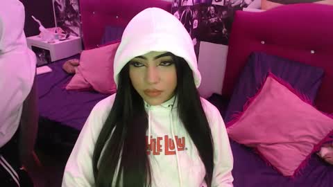 Aysel online show from November 18, 2025, 11:37 pm