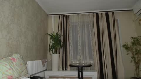 Snapshot of ayshekisskitty chatting on February 24, 2026, 7:23 pm ViktoranMary online show from February 24, 2026, 7:23 pm