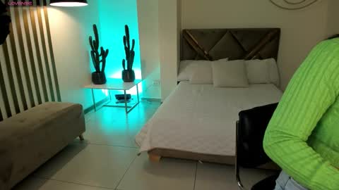 Snapshot of ayshelbrown chatting on November 26, 2025, 3:29 am Ayshel online show from November 26, 2025, 3:29 am