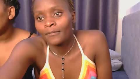 Snapshot of azalea46 chatting on November 20, 2025, 6:29 pm Azalea online show from November 20, 2025, 6:29 pm