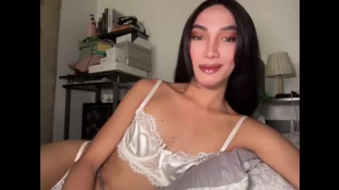 azalea_cum69 online show from April 20, 2026, 4:15 am