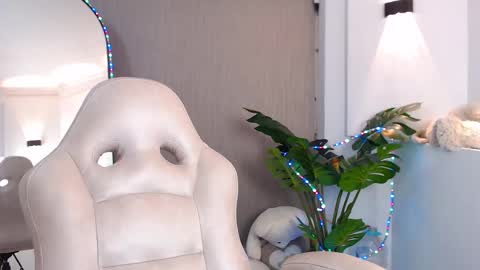 Adriana online show from February 27, 2025, 3:36 am