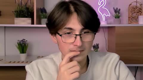 azen_rush online show from December 15, 2025, 7:18 pm