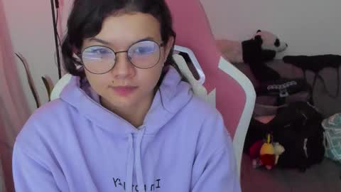 Azu  online show from March 19, 2026, 12:58 am