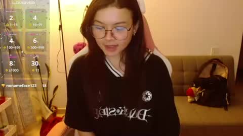 Snapshot of azu_chan chatting on June 22, 2026, 11:57 pm Azu online show from June 22, 2026, 11:57 pm