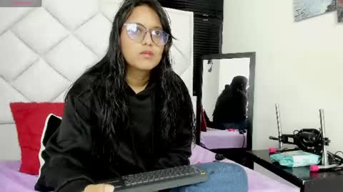 azul_moon online show from August 5, 2026, 4:26 am
