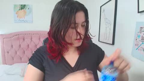 Snapshot of azul_veraa chatting on January 9, 2026, 12:08 pm Azul online show from January 9, 2026, 12:08 pm