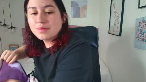 Snapshot of azul_veraa chatting on January 15, 2026, 12:32 pm Azul online show from January 15, 2026, 12:32 pm