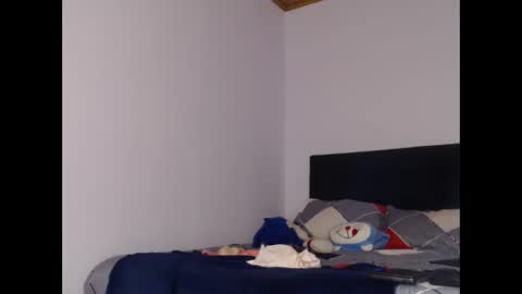 azulluna online show from June 1, 2026, 5:36 pm