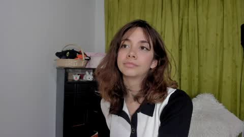 azumi saan online show from April 7, 2026, 1:17 am