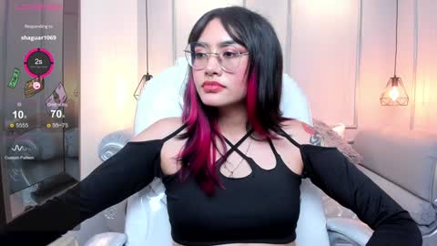 Azura online show from December 31, 2024, 8:23 pm