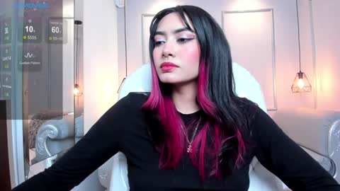 Azura online show from February 5, 2025, 7:31 pm