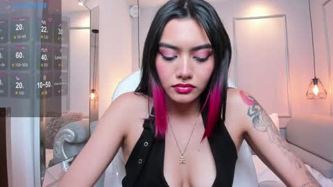 Azura online show from February 26, 2025, 1:21 am