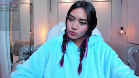 Azura online show from March 10, 2025, 10:45 pm