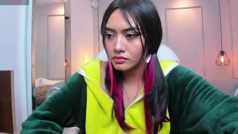 Azura online show from March 12, 2025, 1:47 am